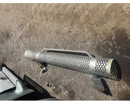 Sterling L9500 Exhaust Pipe