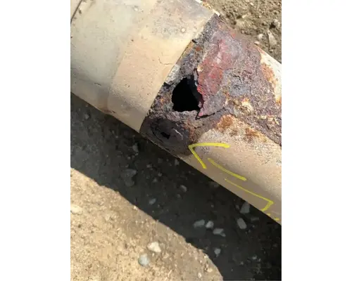 Sterling L9500 Exhaust Pipe