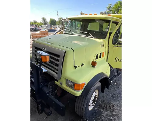 Hood STERLING L9500 Dutchers Inc   Heavy Truck Div  Ny