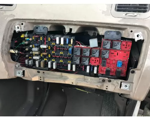 Sterling L9501 Fuse Box