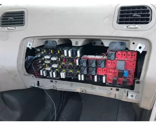 Sterling L9501 Fuse Box