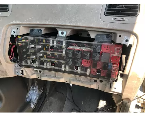 Sterling L9501 Fuse Box