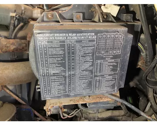 Sterling L9501 Fuse Box