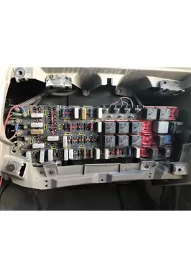 Sterling L9511 Fuse Box