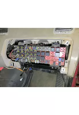 Sterling L9511 Fuse Box