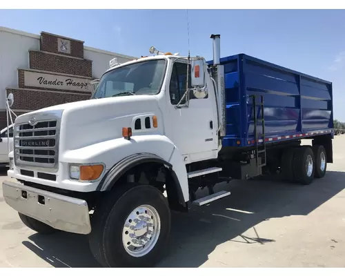 Sterling L9511 Truck