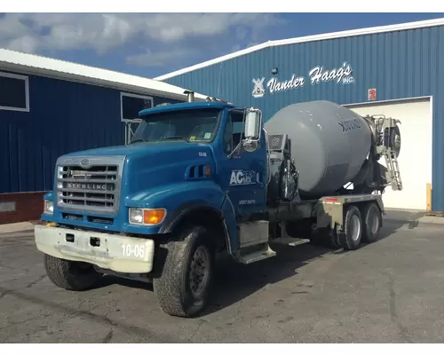 Sterling L9511 Truck