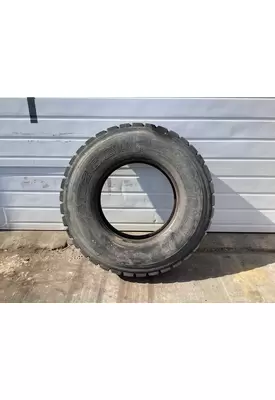 Sterling L9513 Tires