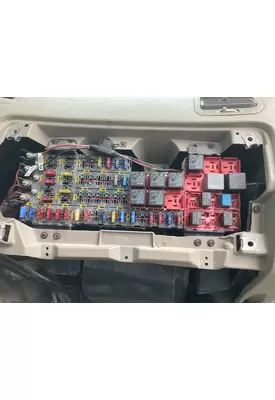 Sterling L9522 Fuse Box