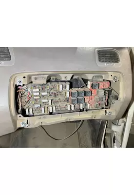 Sterling L9522 Fuse Box