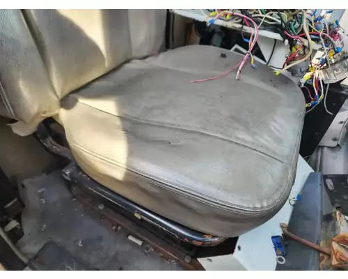 Sterling M7500 ACTERRA Seat, Front