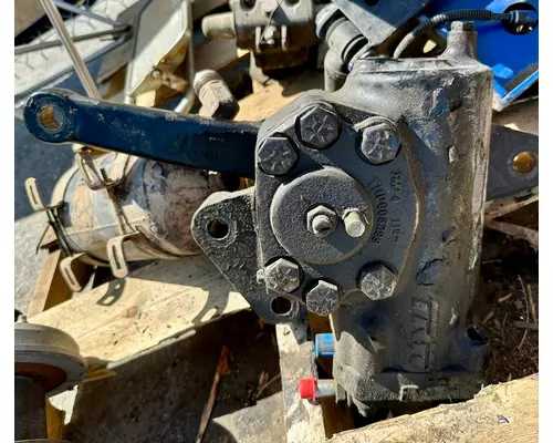 TRW/ROSS VNL Steering Gear  Rack