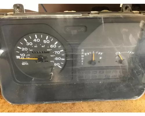 UD-NISSAN UD1400 GAUGE CLUSTER