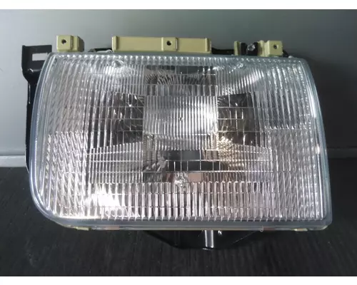 UD-NISSAN UD1800 HEADLAMP ASSEMBLY
