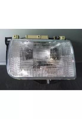 UD-NISSAN UD1800 HEADLAMP ASSEMBLY