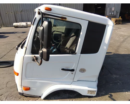 UD-NISSAN UD2600 CAB
