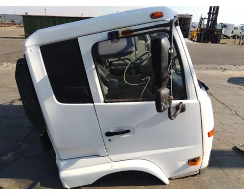 UD-NISSAN UD2600 CAB