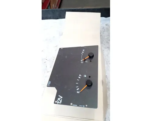 UD-NISSAN  Instrument Cluster