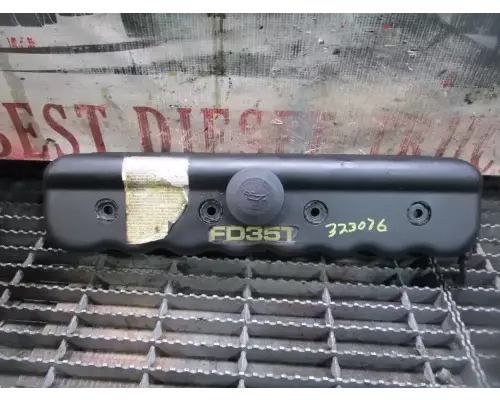 UD/Nissan FD35T Valve Cover