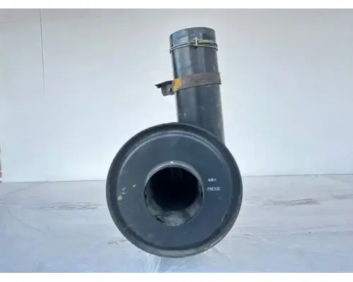UD/Nissan UD1300 Air Cleaner