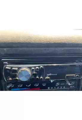 UD/Nissan UD2300 Radio