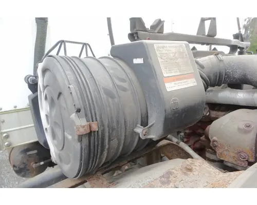 UD/Nissan UD3300 Air Cleaner