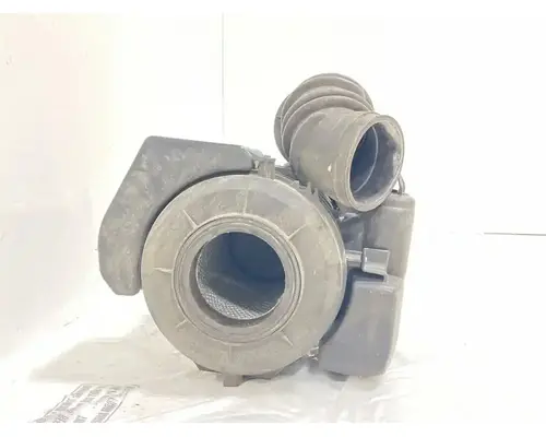 UD/Nissan UD3300 Air Cleaner