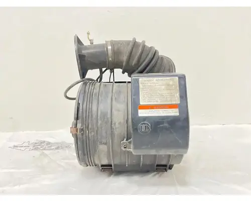 UD/Nissan UD3300 Air Cleaner