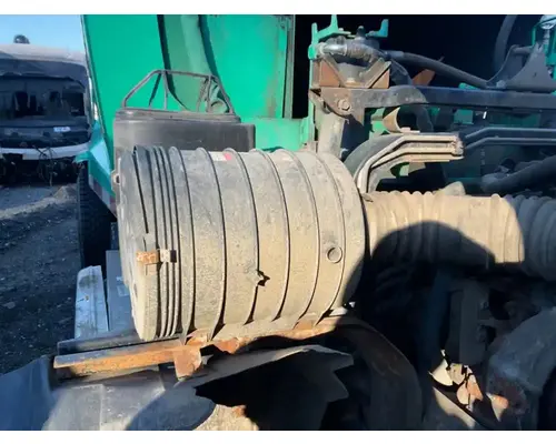 UD/Nissan UD3300 Air Cleaner