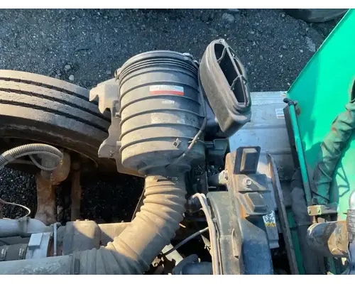 UD/Nissan UD3300 Air Cleaner