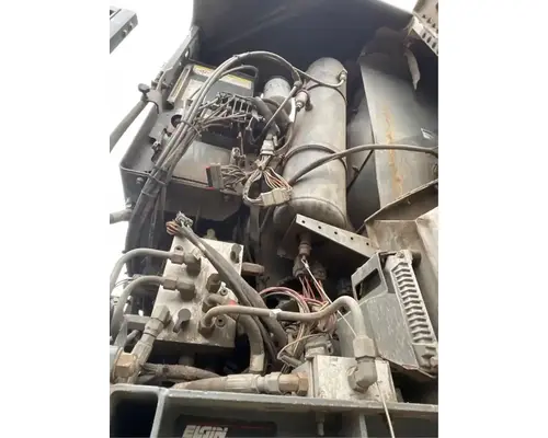 UD/Nissan UD3300 Air Tank