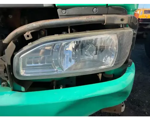 UD/Nissan UD3300 Headlamp Assembly