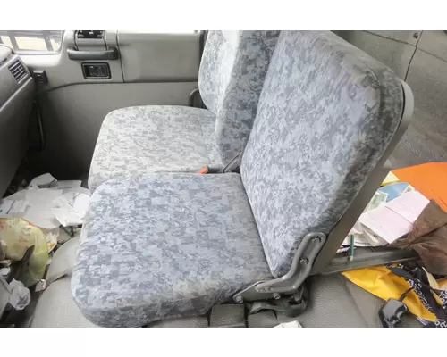 UD/Nissan UD3300 Seat, Front