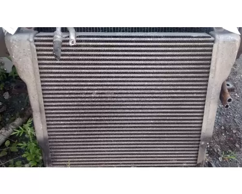UD TRUCK UD1400 Charge Air Cooler (ATAAC)