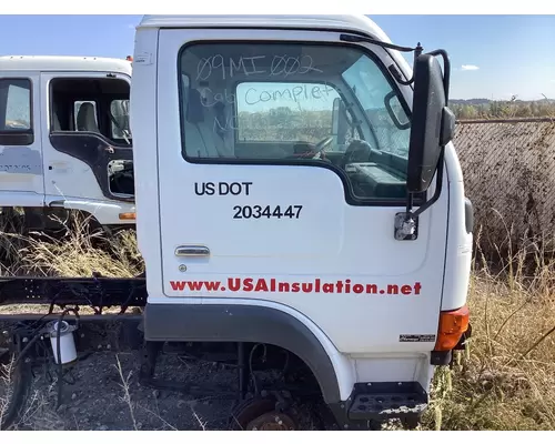 UD TRUCK UD1400 Door Assembly, Front
