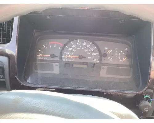 UD TRUCK UD1400 Instrument Cluster