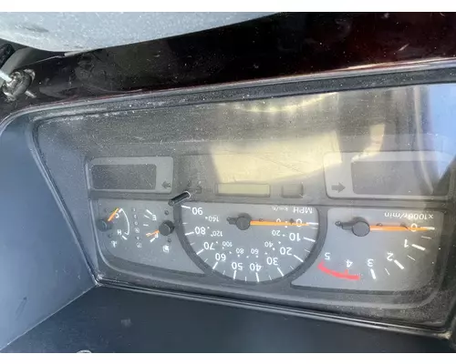 UD TRUCK UD1800 Instrument Cluster