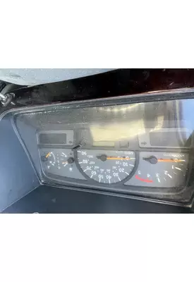 UD TRUCK UD1800 Instrument Cluster