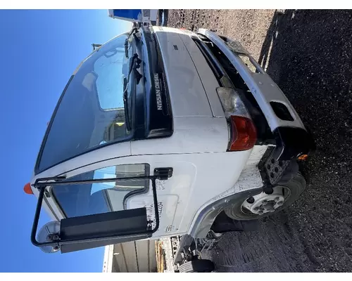 UD TRUCK UD1800 Radiator Overflow Bottle