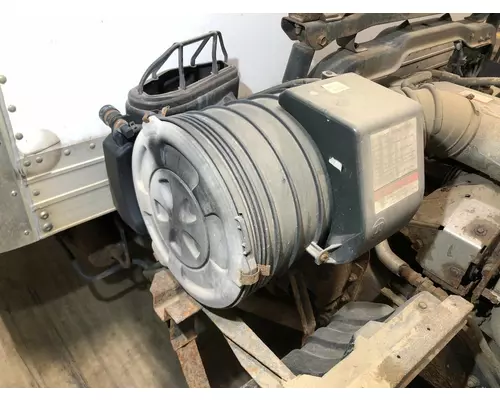 UD TRUCK UD2000 Air Cleaner