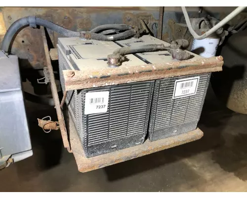UD TRUCK UD2000 Battery Box