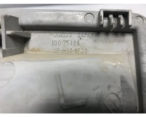 UD TRUCK UD2000 Headlamp Assembly