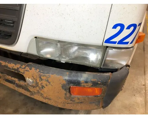 UD TRUCK UD2000 Headlamp Assembly