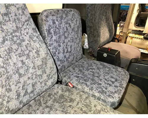 UD TRUCK UD2000 Seat (non-Suspension)