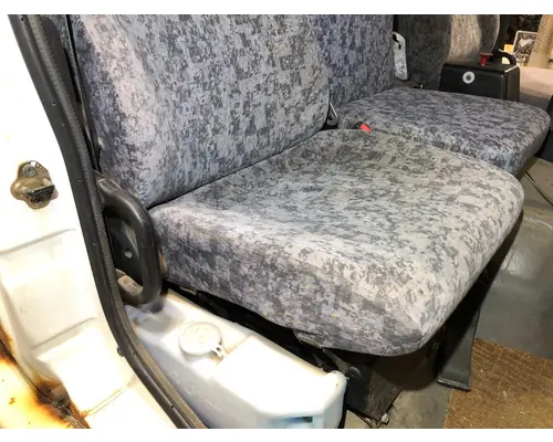 UD TRUCK UD2000 Seat (non-Suspension)
