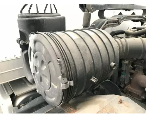 UD TRUCK UD2600 Air Cleaner