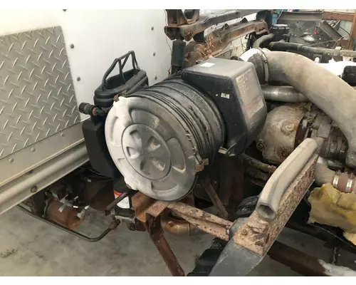 UD TRUCK UD2600 Air Cleaner