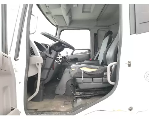 UD TRUCK UD2600 Cab Assembly