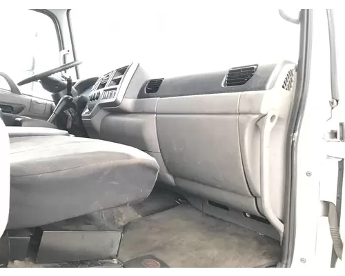 UD TRUCK UD2600 Cab Assembly