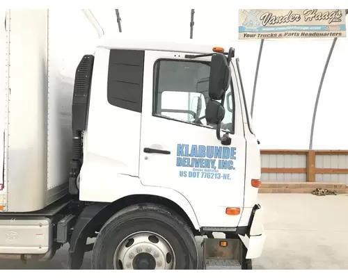 UD TRUCK UD2600 Cab Assembly